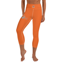 Load image into Gallery viewer, Check clean Cash yoga Capri Leggings
